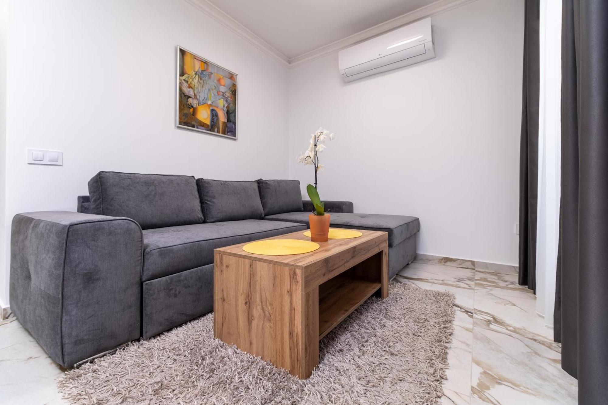 Modern 1-Bedroom Apartments Plovdiv Bagian luar foto