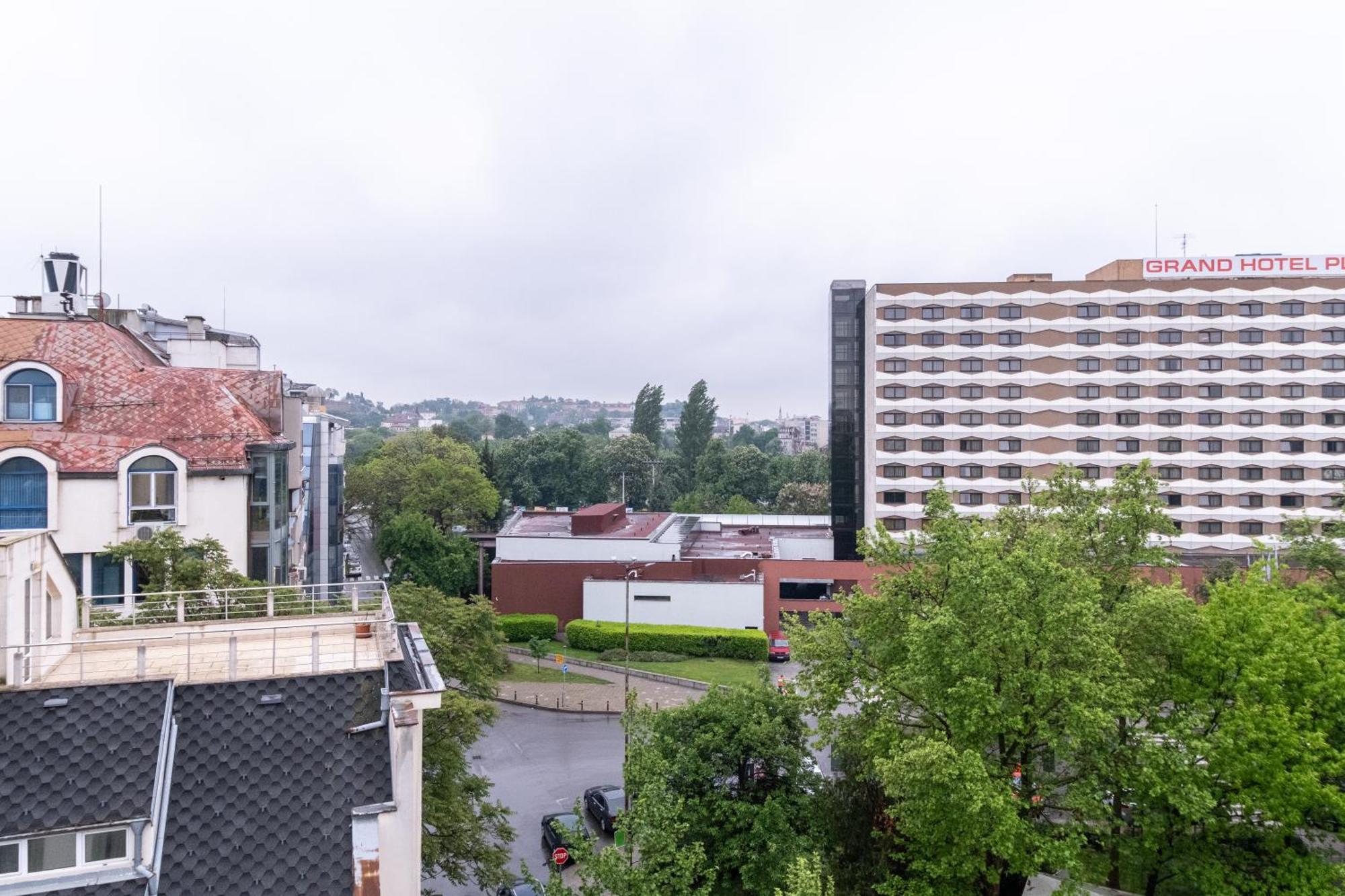 Modern 1-Bedroom Apartments Plovdiv Bagian luar foto